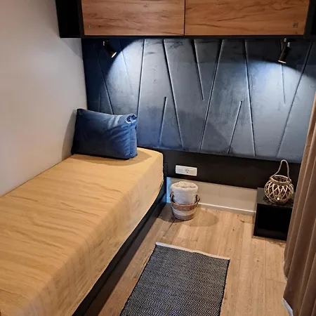 De Luxe Mobilna Kuca Kijani, 44m2 펜션 Gračac