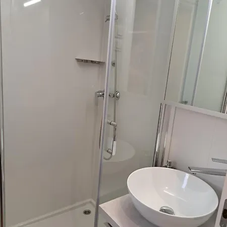 De Luxe Mobilna Kuca Kijani, 44m2 펜션 Gračac