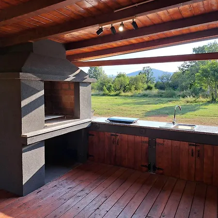 De Luxe Mobilna Kuca Kijani, 44m2 펜션 Gračac